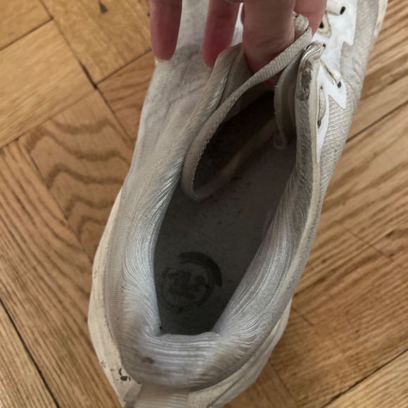 ASICS Men's NOVABLAST 4 Running Shoe, White 1011b693 Size 9 - Picture 4 of 11